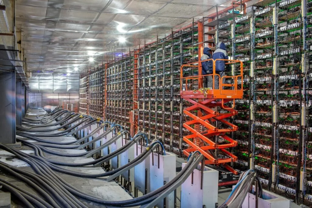 Energy and Bitcoin: All You Need to Know 3 bitcoin miners ASICs