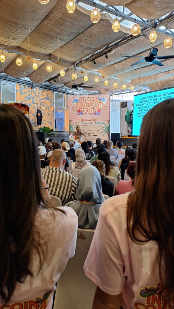 Bitcoin Unconference Surabaya: Why I will join the event 2 I arrived a bit late but was still on time for the opening ceremony
